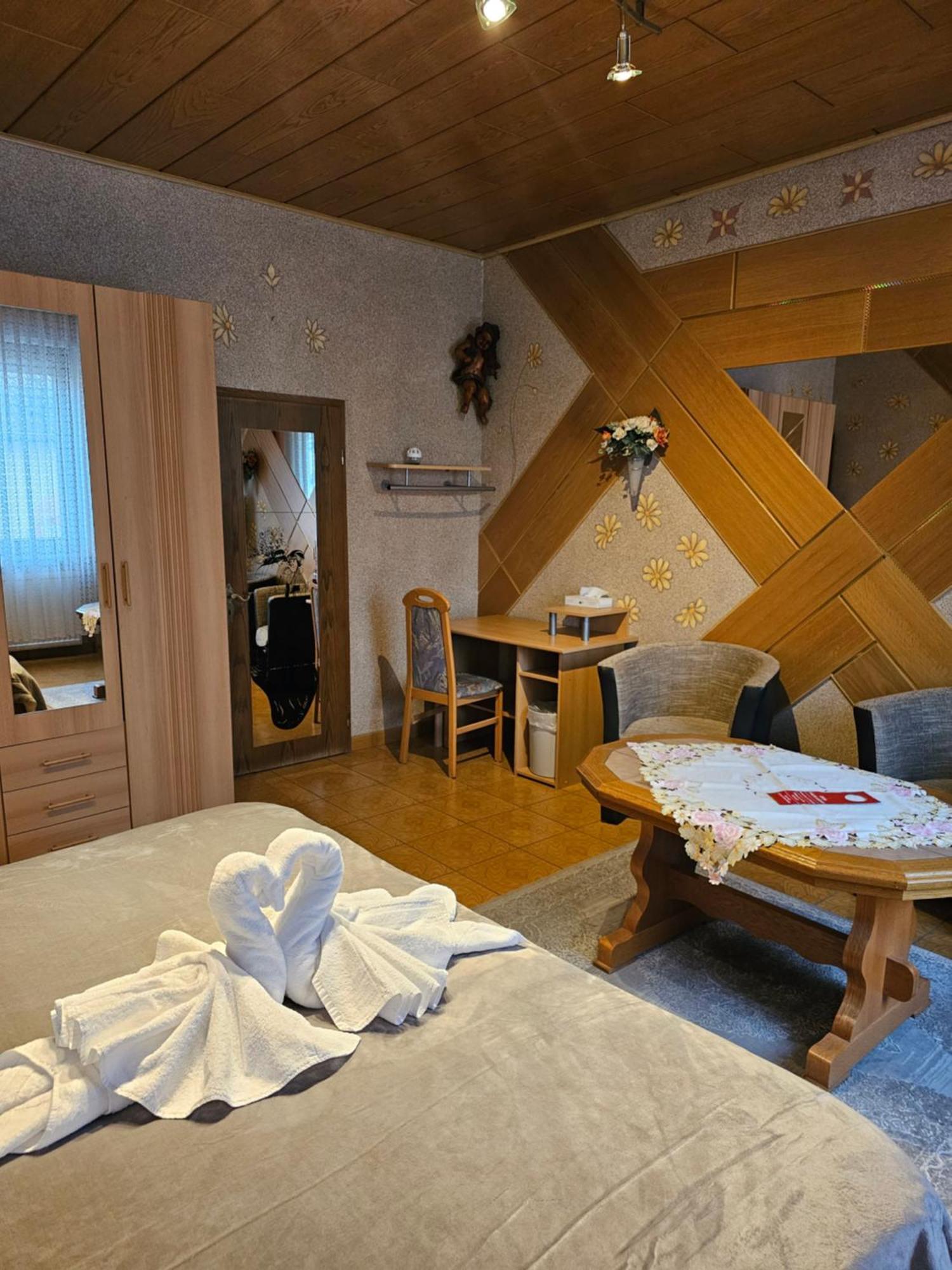 Hotel Tenne เฟียร์นไฮม์ ภายนอก รูปภาพ