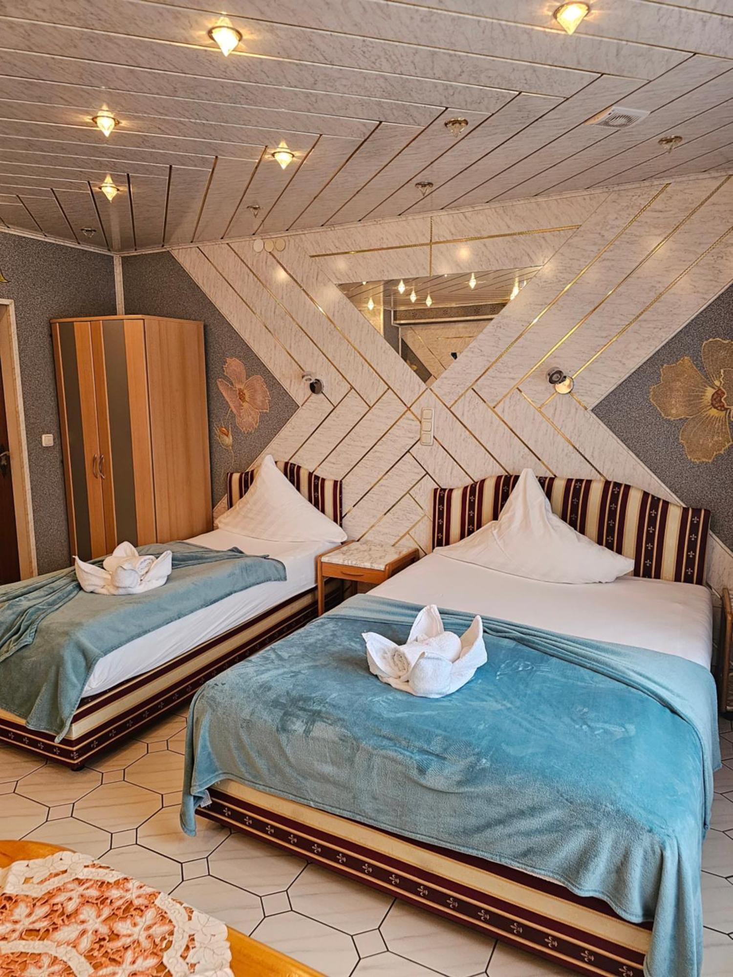 Hotel Tenne เฟียร์นไฮม์ ภายนอก รูปภาพ